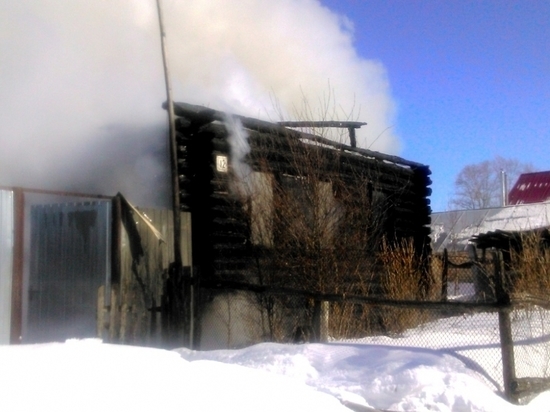 В Чувашии огонь уничтожил дом пенсионерки