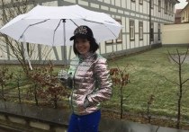 После месячного лечения в Германии жертва подмосковного ревнивца Маргарита Грачева, которой супруг отрубил кисти рук в декабре прошлого года, вернулась в Москву с новыми протезами