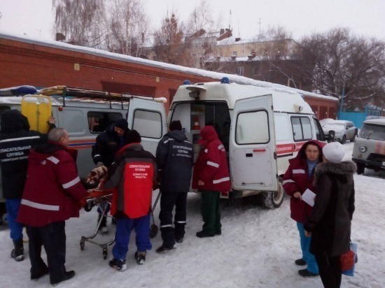 Самарские спасатели эвакуировали из Рождествено 70-летнюю женщину с травмой головы 