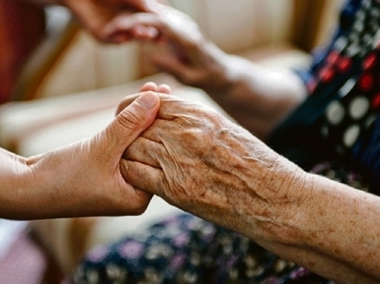 В Тверской области помогают одиноким пожилым людям