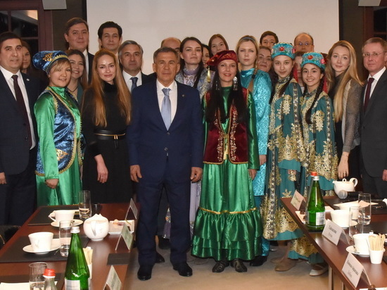 Рустам Минниханов предложил включить татарский язык в Google Translate