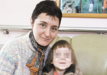 Весной прошлого года Татьяна из Щербинки приняла в свою семью двух девочек, шести и семи лет, из детского дома