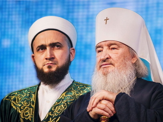 Глава Татарстанской митрополии и муфтий РТ обратились к родственникам жертв трагедии в Кемерово