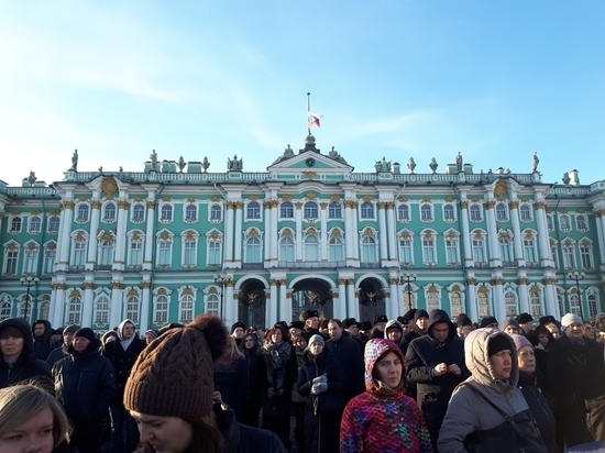 В Петербурге память жертв кемеровской трагедии почтили тысячи людей В Петербурге память жертв кемеровской трагедии почтили тысячи людей