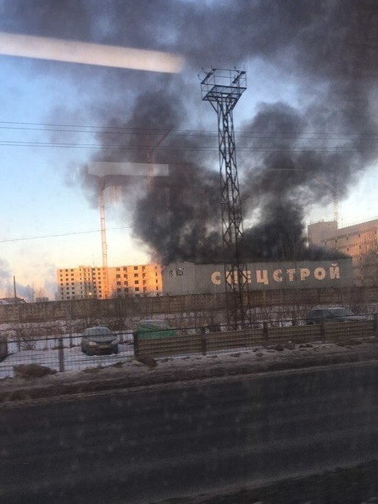 Ангар "Спецстроя" горел в Петербурге