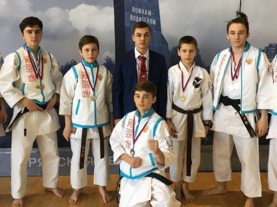 Тамбовские каратисты привезли с турнира ЦФО 10 медалей