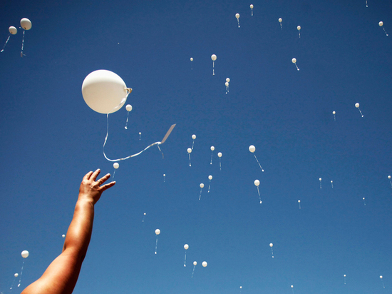 Жители Торжка выпустят в небо белые шары