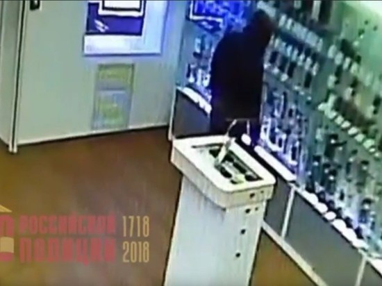 В Бузулуке нетрезвый мужчина ограбил салон сотовой связи