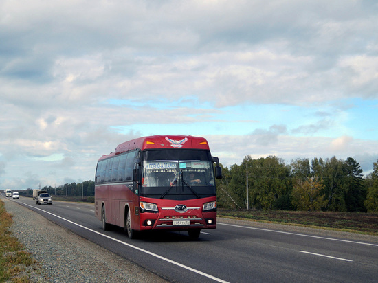 Личный транспорт и Интернет теснят автобусников