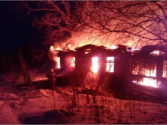 Ночной пожар лишил жительницу Тверской области дома