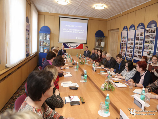 Председатель Правительства области Антон Кольцов обсудил с профсоюзными лидерами актуальные вопросы социально-экономического развития региона