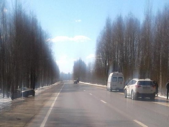 В Тверской области забывший про зеркала водитель "немца" отправил Шкоду в кювет