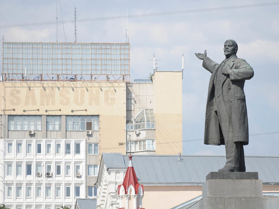 Общественная палата пыталась примерить полковника Рябчевского и настоятеля храма, сравнившего Гитлера и Ленина