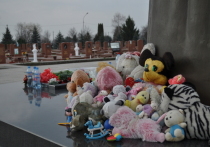 Касполат Рамонов разместил в соцсетях пронзительное обращение, в котором рассказал, как и на какие деньги существует кладбище, где покоятся жертвы бесланской трагедии