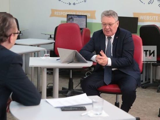 Министр образования Татарстана считает, что во время уроков в школах телефоны должны быть под запретом