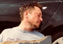 Американский бизнесмен Илон Маск 1 апреля объявил о банкротстве своей автомобильной компании Tesla. В качестве «подтверждения» миллиардер разместил фото себя, якобы находящегося в состоянии опьянения. 
