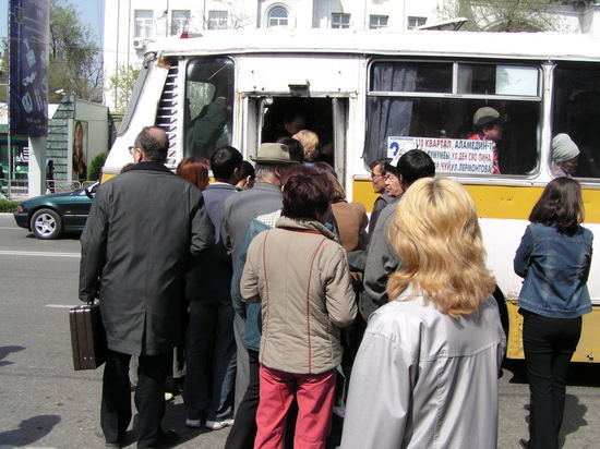 В столице Кыргызстана не вышли на работу сотни водителей общественного транспорта