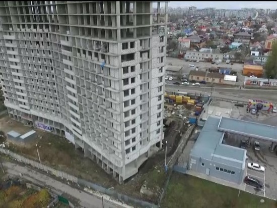 Жильцы 18-этажки рискуют из-за «экономичности» застройщика и безразличия власти