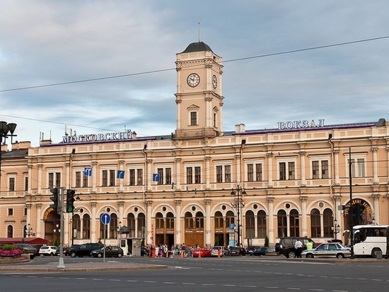 Главный инженер Московского вокзала в Петербурге ответит за падение фонаря на ребенка