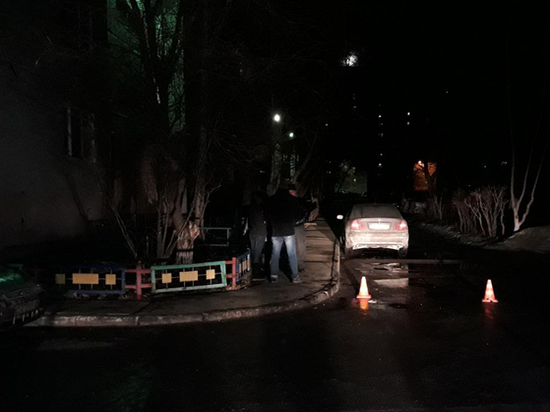 В Оренбурге во дворе дома иномарка насмерть сбила пешехода