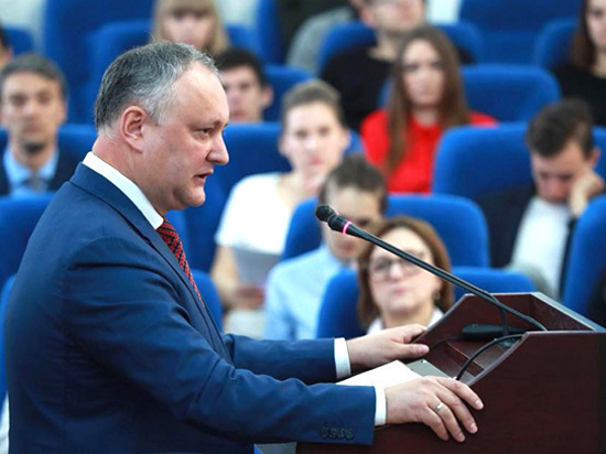 Игорь Додон: «Коррупция в высших эшелонах власти компрометирует любые усилия общества» Игорь Додон: «Коррупция в высших эшелонах власти компрометирует любые усилия общества»