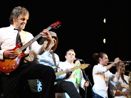 Эмир Кустрица и его «The No Smoking Orchestra» выступят в Архангельске в рамках Большого Пасхального фестиваля