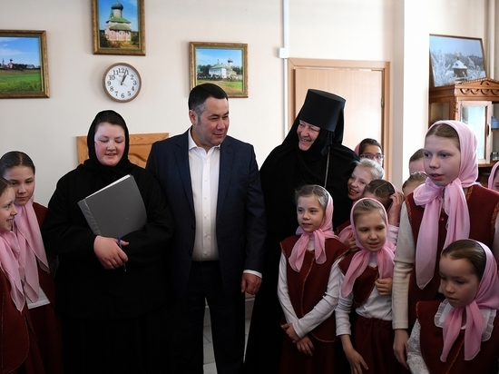 Губернатор Тверской области поднялся на звонницу в Оршином монастыре