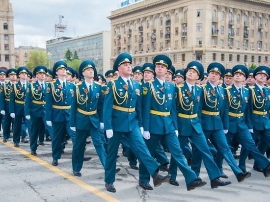 Полторы тысячи волгоградских военных готовятся к параду Победы