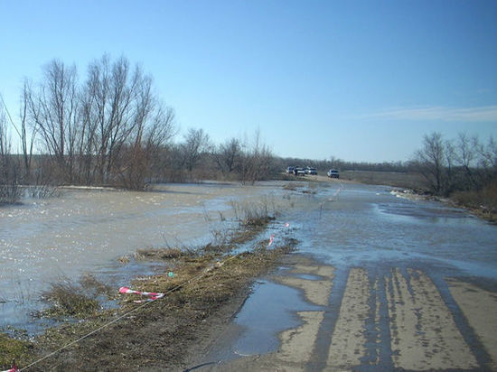 В четырех районах Иркутской области подтопило автомобильные дороги