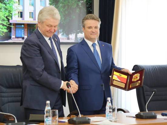 Вадим Кстенин официально вступил в должность мэра Воронежа Вадим Кстенин официально вступил в должность мэра Воронежа