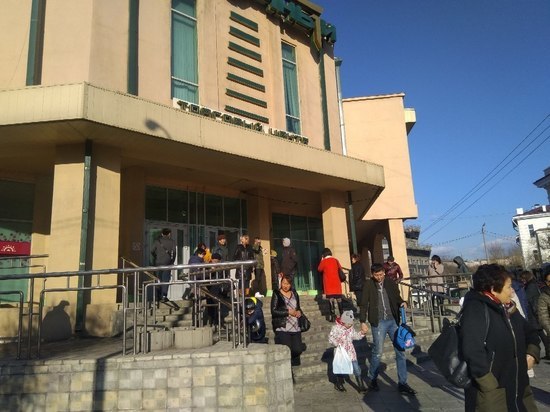 «А нам все равно»: Жители Улан-Удэ не хотели покидать  «горящий» торговый центр