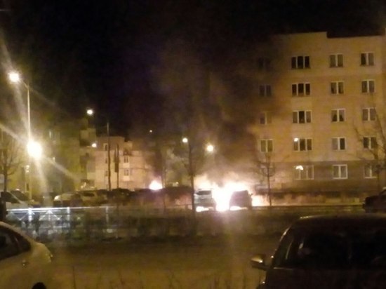 Утром в Петербурге горели четыре машины