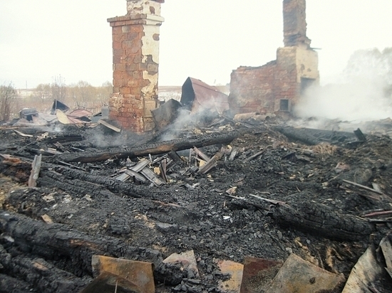 В Тверской области пожар оставил две семьи без жилья