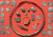 Ценнейший клад эпохи датского короля Харальда Синезубого обнаружили на немецком острове Рюген археологи-любители — 13-летний школьник и его учитель