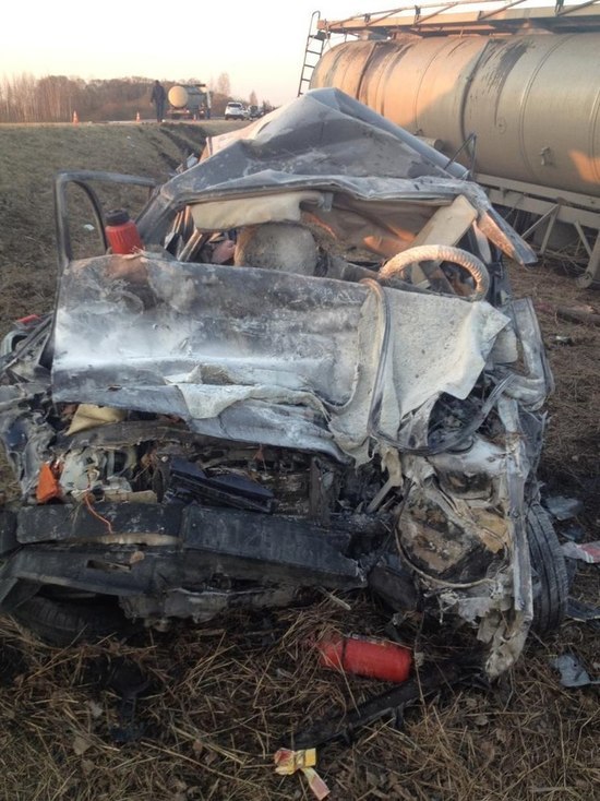 На трассе "Тамбов-Шацк" грузовик столкнулся с ВАЗом: один человек погиб