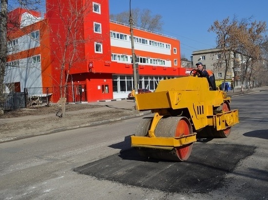 В Ульяновске ускоренными темпами проводят ямочный ремонт  