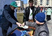 14 апреля на площади Владимира Храброго были установлены временные контейнеры для раздельного сбора отходов