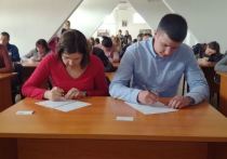 В субботу, 14 апреля, новосибирцы, как и жители других городов, написали «Тотальный диктант»
