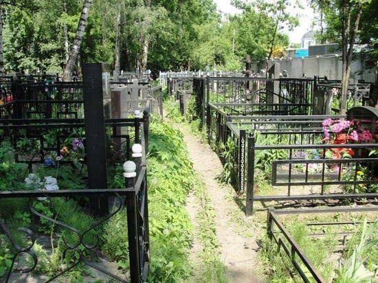 В Самаре закрыли два кладбища 