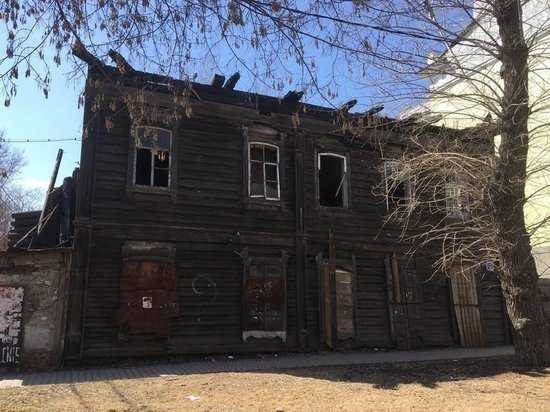 В Иркутске 6 пикетчиков защищали старинный особняк 
