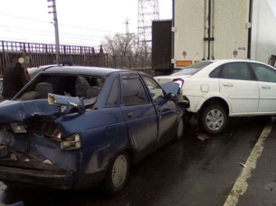 В Жигулевске «КАМАЗ» устроил «гармошку» из 4 авто из-за отказавших тормозов 