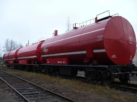 В Оренбурге из железнодорожной цистерны произошла утечка углеводородов