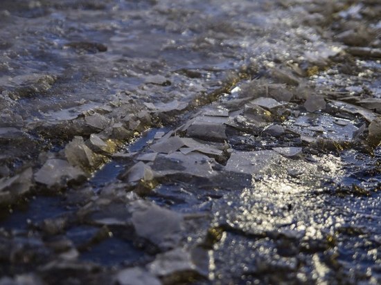 Полынья и вещи на льду: на Ладоге произошел странный инцидент