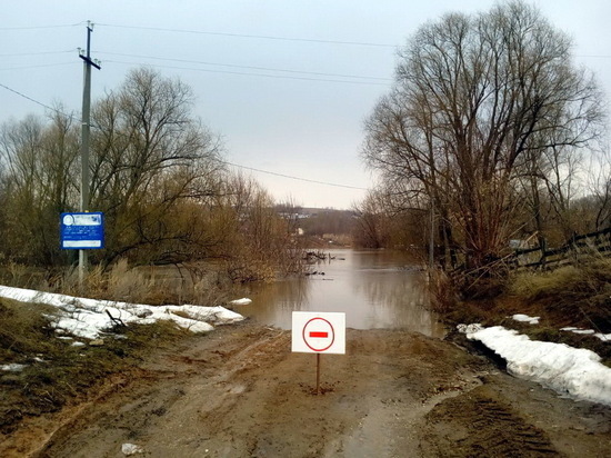 В Татарстане разлившиеся реки продолжают подтапливать низководные мосты