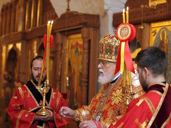 В Старице отслужили литургию в память о первом патриархе