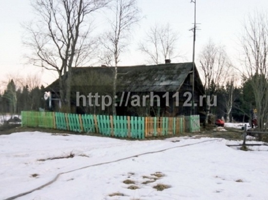 Сегодня около часа ночи пожарным позвонила жительница посёлка Кодино Онежского района Архангельской области