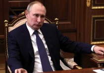 Президент России Владимир Путин и его французский коллега Эммануэль Макрон поговорили по телефону. Как сообщает Кремль, одной из основных тем переговоров стала Сирия. Российский лидер раскритиковал ракетно-бомбовый удар, в котором, в том числе, принял участие Париж. 
