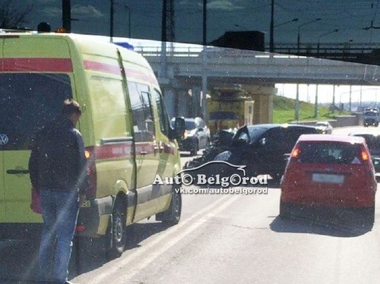 В Белгороде дорогу не поделили Nissan Qashqai и «ПАЗ»