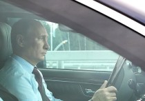 Президент России Владимир Путин в день своей инаугурации не прокатится по московским улицам на новом лимузине «Кортеж». На этом настоял режиссер церемонии. 