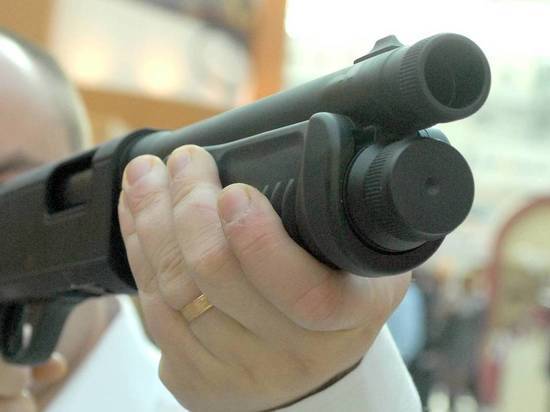 Травматический пистолет принадлежал одному из друзей пострадавшего, которые устроили пикник